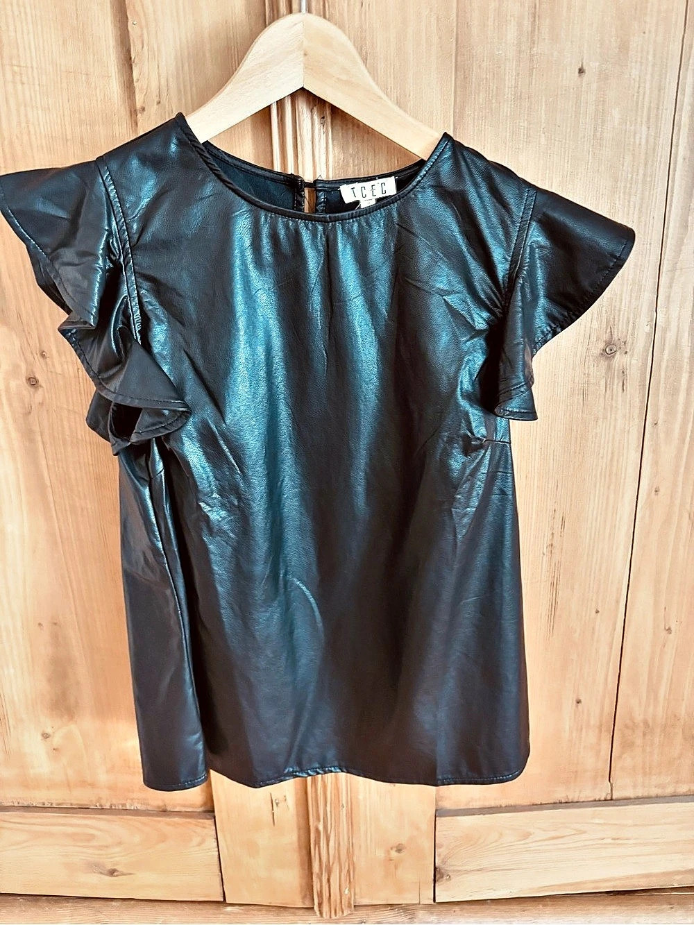TCEC Women's Black Ruffle Sleeve Top Like New